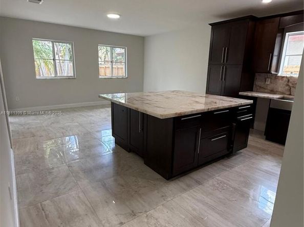 4157 NE 14th St, Homestead FL 33033