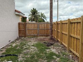 4157 NE 14th St, Homestead FL 33033