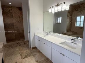 4157 NE 14th St, Homestead FL 33033