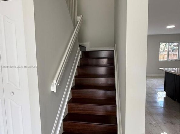 4157 NE 14th St, Homestead FL 33033