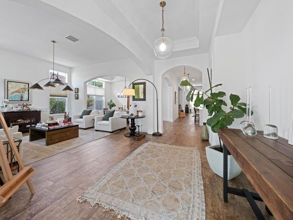 4864 Tropicana Ave, Cooper City FL 33330