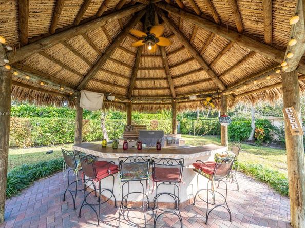 4864 Tropicana Ave, Cooper City FL 33330