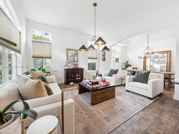 4864 Tropicana Ave, Cooper City FL 33330