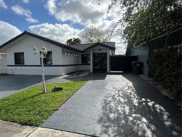 5923 SW 147th Pl, Miami FL 33193