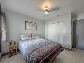 940 SW 177th Way, Pembroke Pines FL 33029