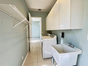 3728 NE 208th Ter, Aventura FL 33180