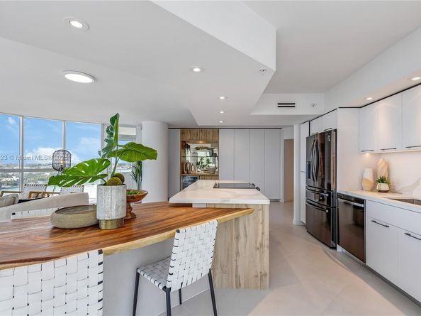 6301 Collins Ave 1405, Miami Beach FL 33141