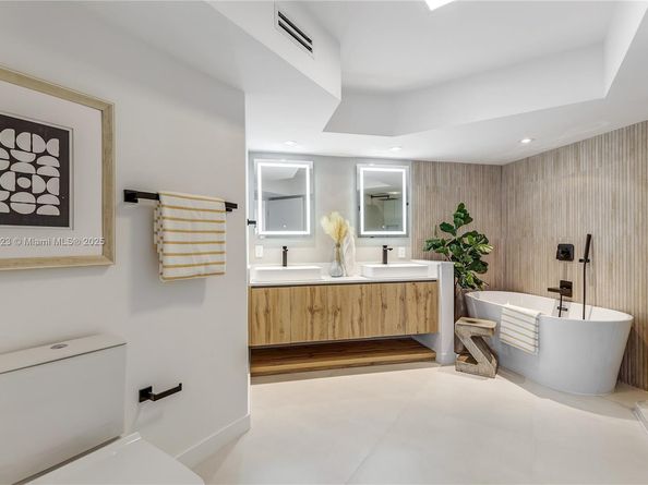 6301 Collins Ave 1405, Miami Beach FL 33141