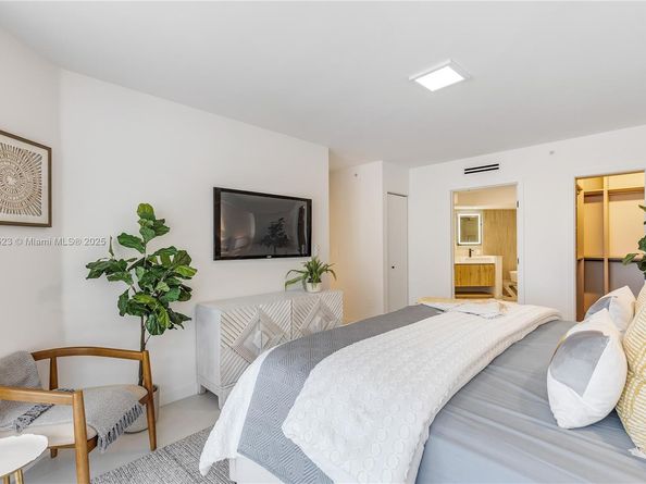 6301 Collins Ave 1405, Miami Beach FL 33141