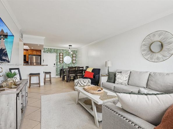 7441 Wayne Ave 2B, Miami Beach FL 33141