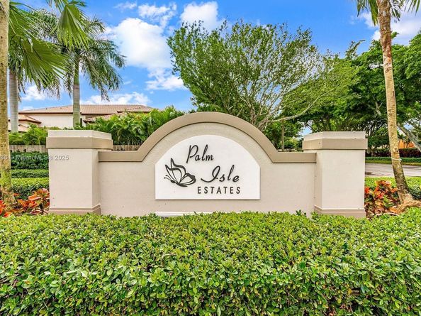 1922 SE 22nd Ct, Homestead FL 33035