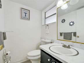 4650 Washington St 209, Hollywood FL 33021