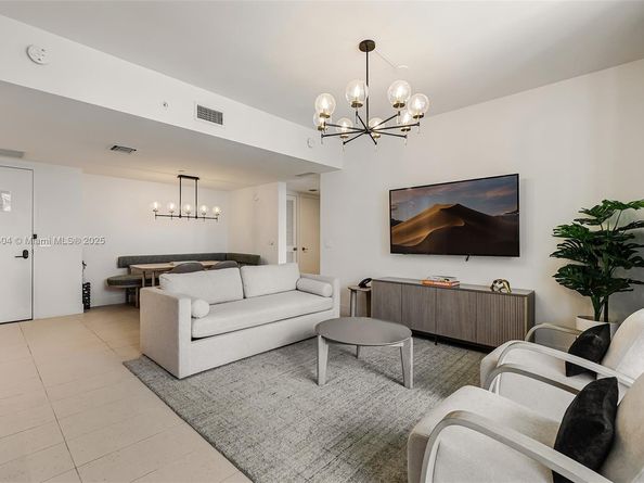 159 NE 6th St 3601, Miami FL 33132