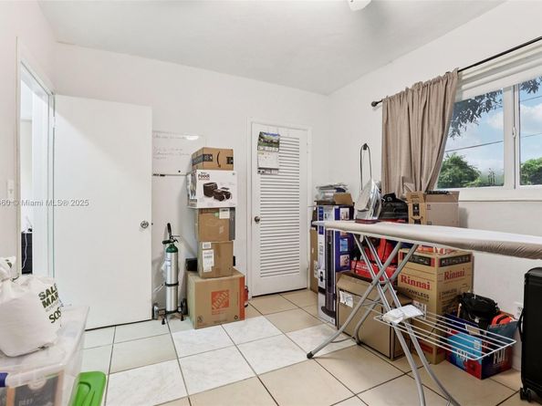 550 NE 173rd St, North Miami Beach FL 33162