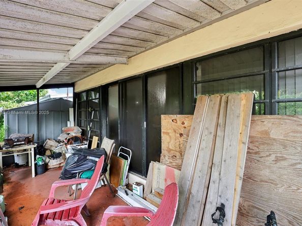 550 NE 173rd St, North Miami Beach FL 33162