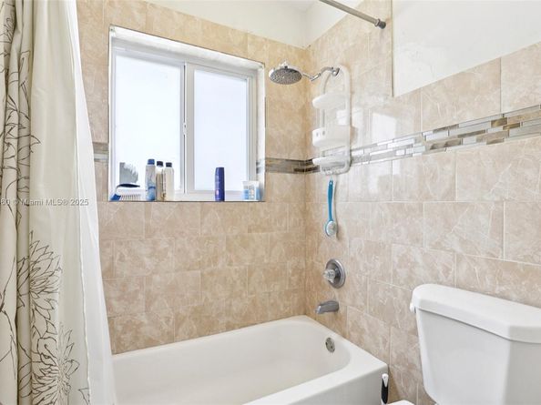550 NE 173rd St, North Miami Beach FL 33162