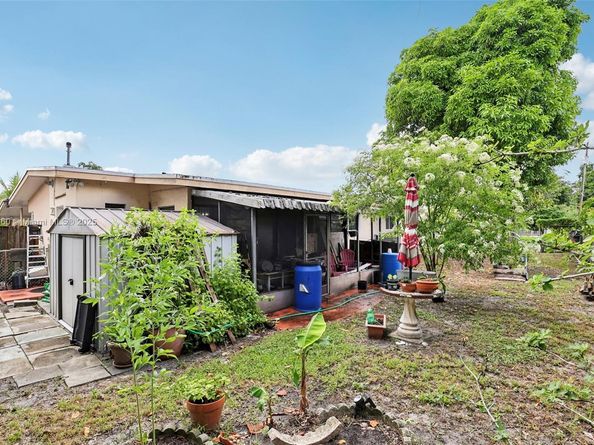 550 NE 173rd St, North Miami Beach FL 33162