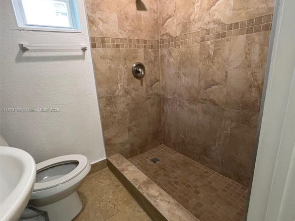 14721 Pierce St, Miami FL 33176