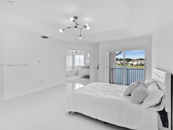 6644 NW 107th PL, Doral FL 33178