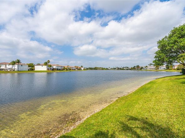 6644 NW 107th PL, Doral FL 33178