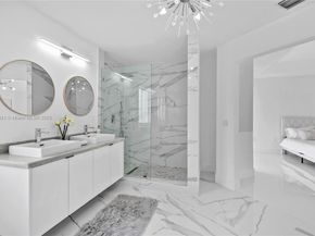 6644 NW 107th PL, Doral FL 33178