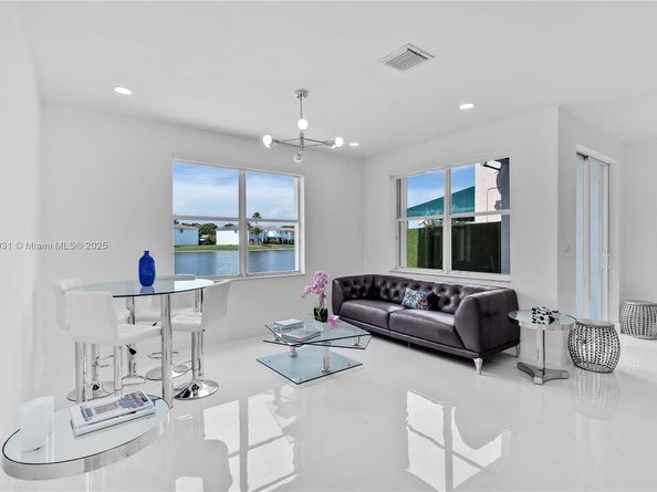 6644 NW 107th PL, Doral FL 33178