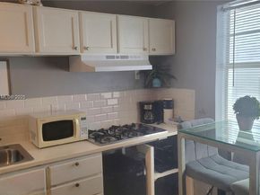 335 Ocean Dr 215, Miami Beach FL 33139
