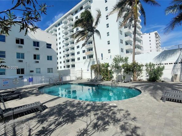 335 Ocean Dr 215, Miami Beach FL 33139