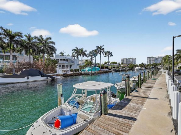 11930 N Bayshore Dr 1103, North Miami FL 33181