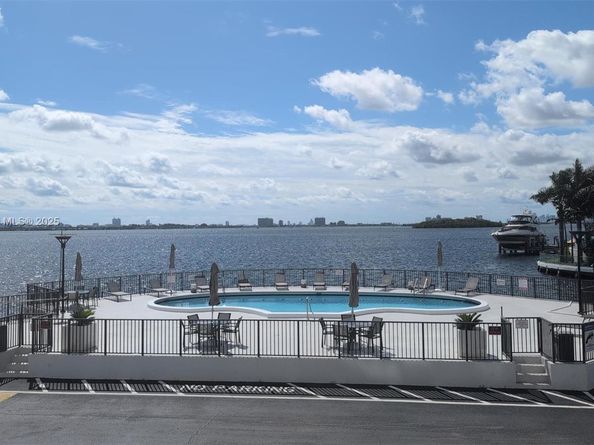 11930 N Bayshore Dr 1103, North Miami FL 33181