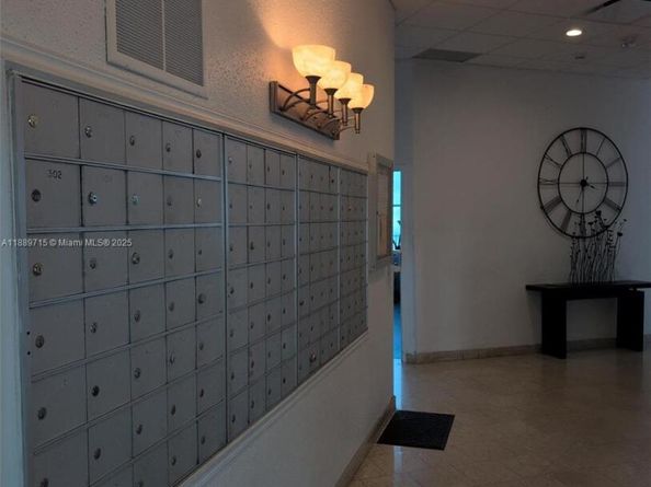 11930 N Bayshore Dr 1103, North Miami FL 33181