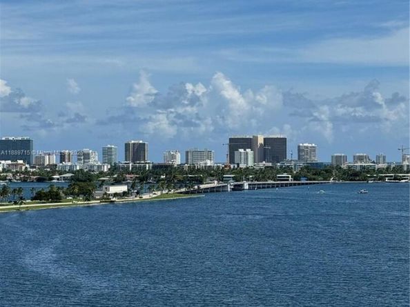 11930 N Bayshore Dr 1103, North Miami FL 33181