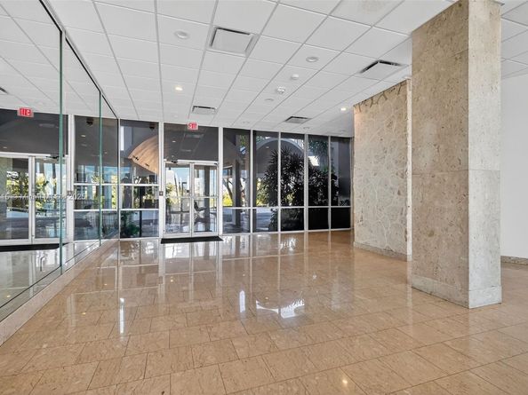 11930 N Bayshore Dr 1103, North Miami FL 33181