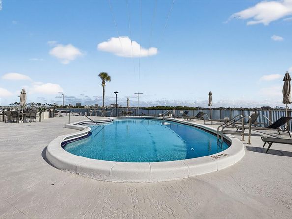 11930 N Bayshore Dr 1103, North Miami FL 33181