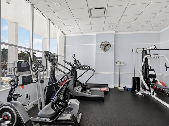 11930 N Bayshore Dr 1103, North Miami FL 33181