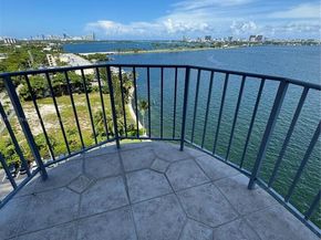 11930 N Bayshore Dr 1103, North Miami FL 33181