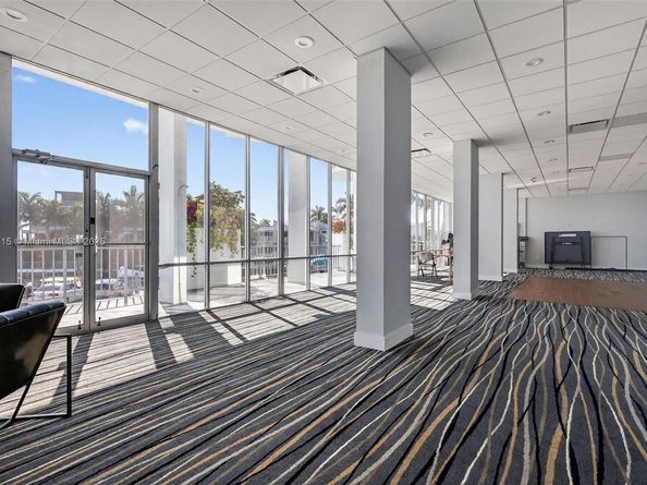 11930 N Bayshore Dr 1103, North Miami FL 33181