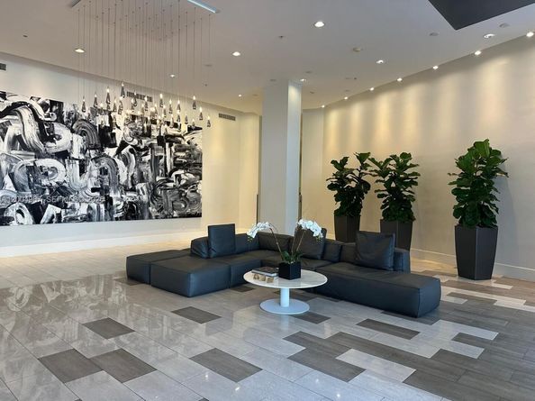 2001 Meridian Ave 426, Miami Beach FL 33139