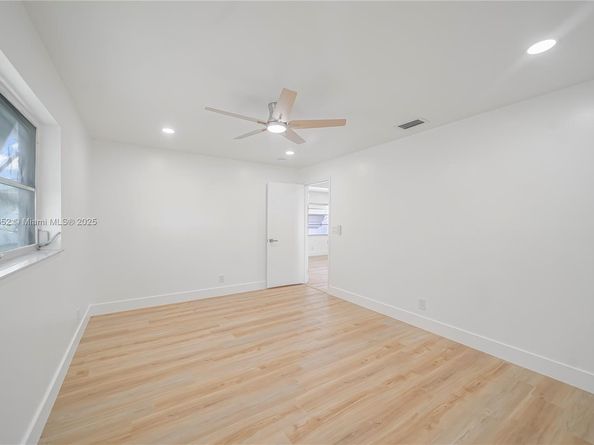 2106 Alfred Dr, Boynton Beach FL 33426