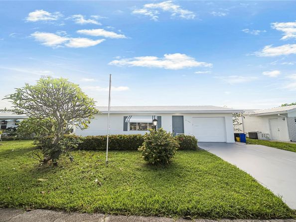 2106 Alfred Dr, Boynton Beach FL 33426