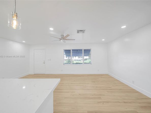2106 Alfred Dr, Boynton Beach FL 33426