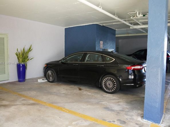 16570 NE 26th Ave 5G BOAT SLIP INCLUDED, North Miami Beach FL 33160