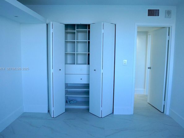 16570 NE 26th Ave 5G BOAT SLIP INCLUDED, North Miami Beach FL 33160