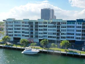 16570 NE 26th Ave 5G BOAT SLIP INCLUDED, North Miami Beach FL 33160
