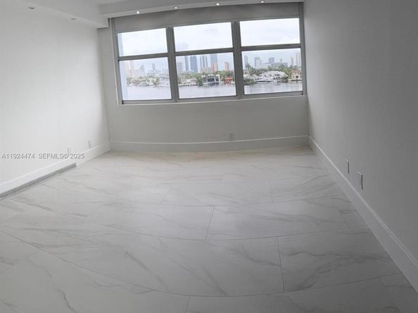 16570 NE 26th Ave 5G BOAT SLIP INCLUDED, North Miami Beach FL 33160