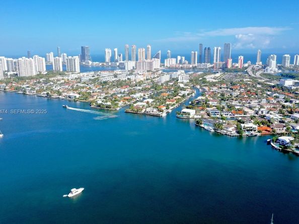 16570 NE 26th Ave 5G BOAT SLIP INCLUDED, North Miami Beach FL 33160