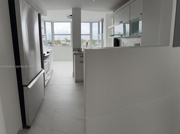 16570 NE 26th Ave 5G BOAT SLIP INCLUDED, North Miami Beach FL 33160