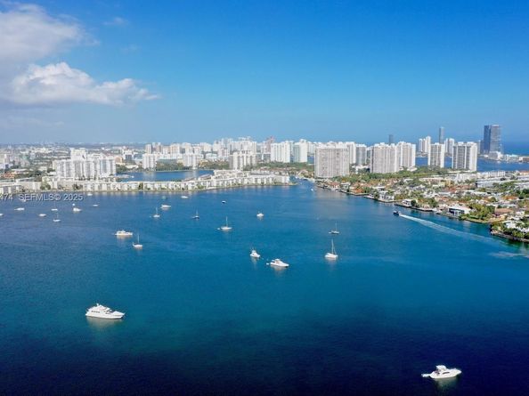 16570 NE 26th Ave 5G BOAT SLIP INCLUDED, North Miami Beach FL 33160