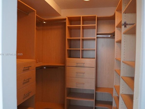 16570 NE 26th Ave 5G BOAT SLIP INCLUDED, North Miami Beach FL 33160