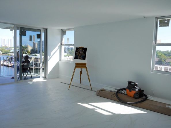 16570 NE 26th Ave 5G BOAT SLIP INCLUDED, North Miami Beach FL 33160